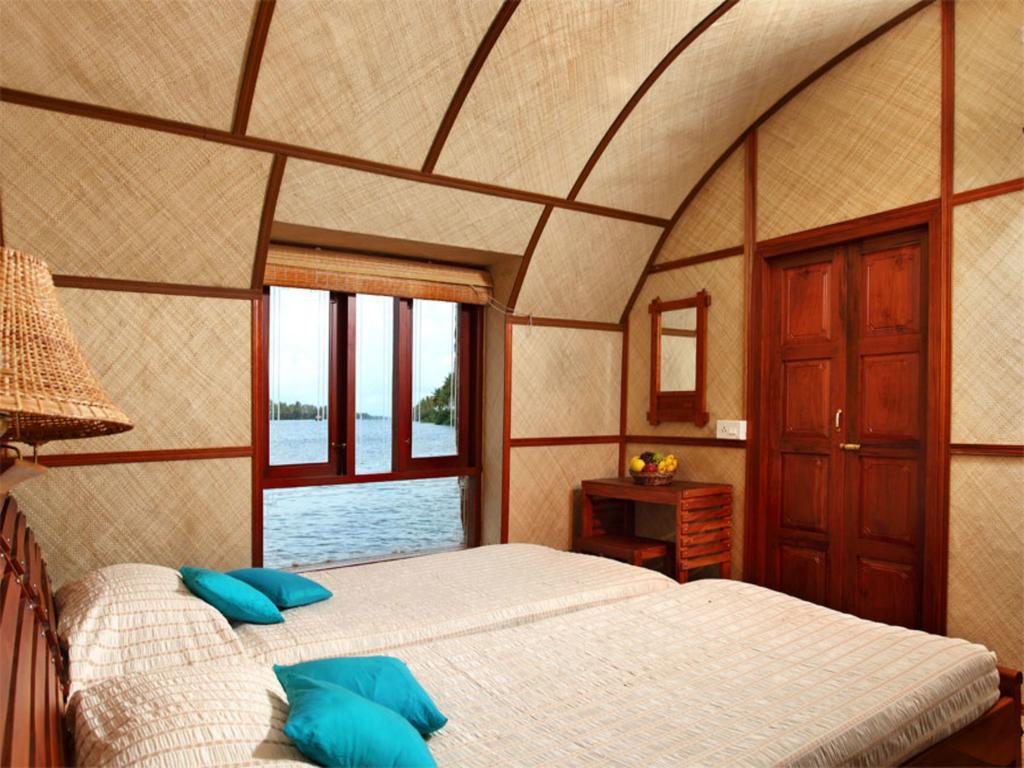 Hotel Marvel Cruise Alappuzha Zimmer foto