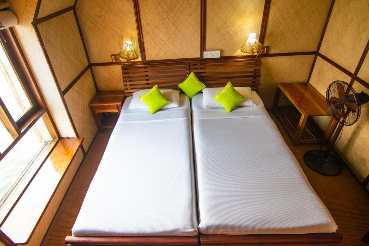 Hotel Marvel Cruise Alappuzha Exterior foto