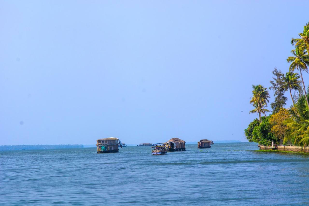Hotel Marvel Cruise Alappuzha Exterior foto